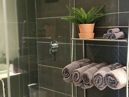 CN Tower View Design apart 3BD-2BA DT