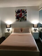 CN Tower View Design apart 3BD-2BA DT