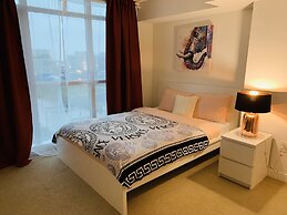 A&A Suites Magnificent 3-BD apt in DT