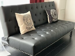 A&A Suites Magnificent 3-BD apt in DT