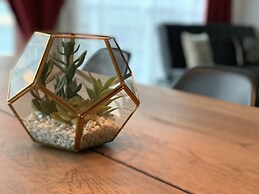 A&A Suites Magnificent 3-BD apt in DT