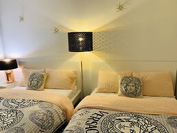 A&A Suites Magnificent 3-BD apt in DT