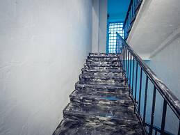 Mini-Hotel Entrance N2