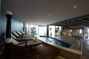 Cacique Inacayal Lake & Spa Hotel