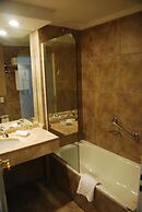 Cacique Inacayal Lake & Spa Hotel