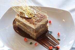 Cacique Inacayal Lake & Spa Hotel