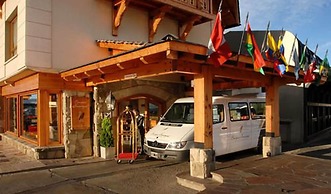 Cacique Inacayal Lake & Spa Hotel