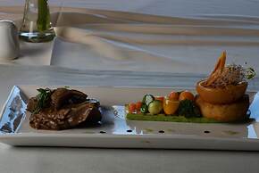 Cacique Inacayal Lake & Spa Hotel