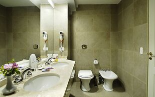 Cacique Inacayal Lake & Spa Hotel