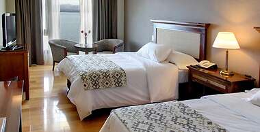 Cacique Inacayal Lake & Spa Hotel