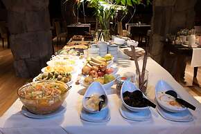 Cacique Inacayal Lake & Spa Hotel