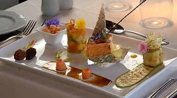 Cacique Inacayal Lake & Spa Hotel