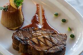 Cacique Inacayal Lake & Spa Hotel