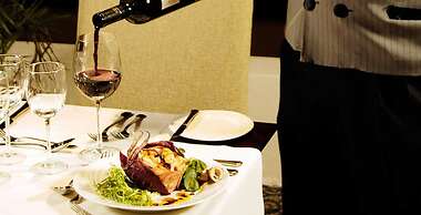 Cacique Inacayal Lake & Spa Hotel