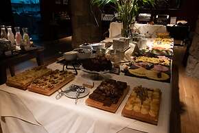 Cacique Inacayal Lake & Spa Hotel