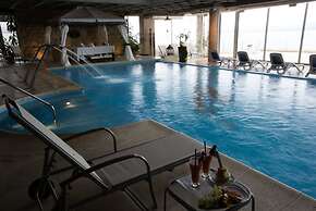 Cacique Inacayal Lake & Spa Hotel