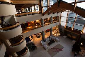 Cacique Inacayal Lake & Spa Hotel