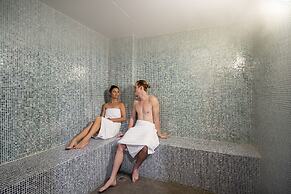 Sunny Ocean Hotel & Spa