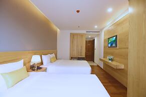 Sunny Ocean Hotel & Spa