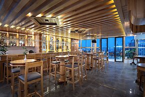 Sunny Ocean Hotel & Spa