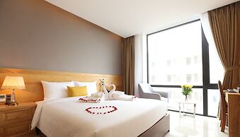 Sunny Ocean Hotel & Spa