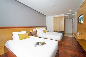 Sunny Ocean Hotel & Spa