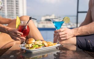 Sunny Ocean Hotel & Spa