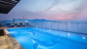 Sunny Ocean Hotel & Spa