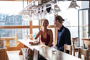 Sunny Ocean Hotel & Spa