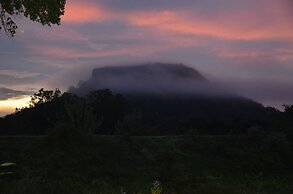 Sigiriya King's Resort