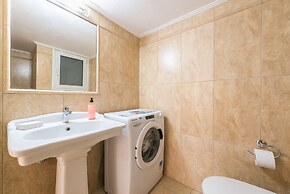 Victoria Familia Apartments