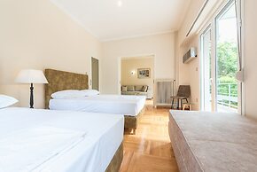 Victoria Familia Apartments