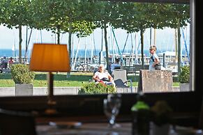 Schiff am See