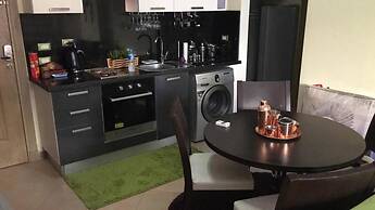 Pool View Apart At British Resort 221