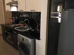 Pool View Apart At British Resort 221