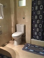 Pool View Apart At British Resort 221