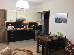 Pool View Apart At British Resort 1334