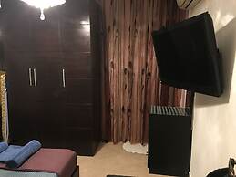 Pool View Apart At British Resort 1334