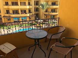 Pool View Apart At British Resort 1334