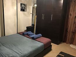 Pool View Apart At British Resort 1334