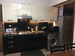 Pool View Apart At British Resort 1334