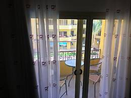 Pool View Apart At British Resort 1334