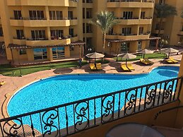 Pool View Apart At British Resort 1334