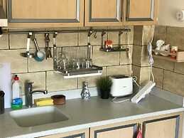 Pool View Apart At British Resort 1532