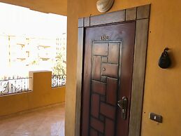 Pool View Apart At British Resort 1532