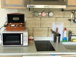 Pool View Apart At British Resort 1532