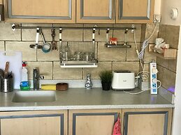 Pool View Apart At British Resort 1532