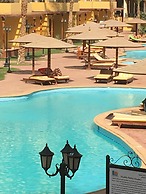 Pool View Apart At British Resort 1532