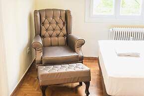 Victoria Queens Palace Apartments