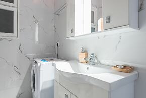 Victoria Queens Palace Apartments